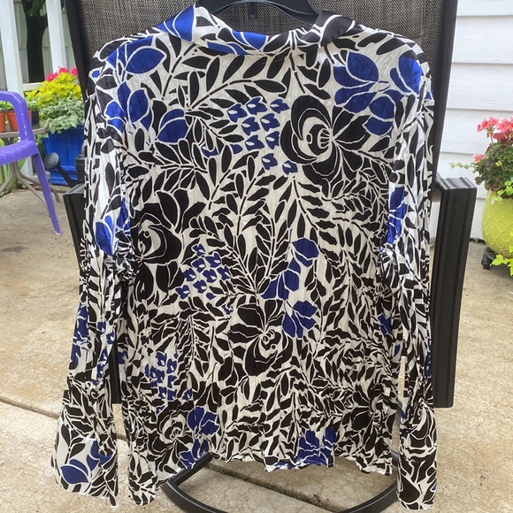 Satiny, long sleeve blouse - Picture 5 of 5